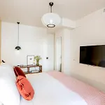 アパート Habitat Parisien 2br-2ba Ac Madeleine -opera パリ