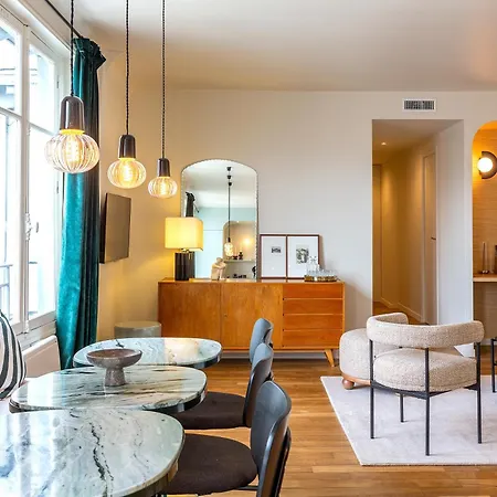 アパート Habitat Parisien 2br-2ba Ac Madeleine -opera パリ